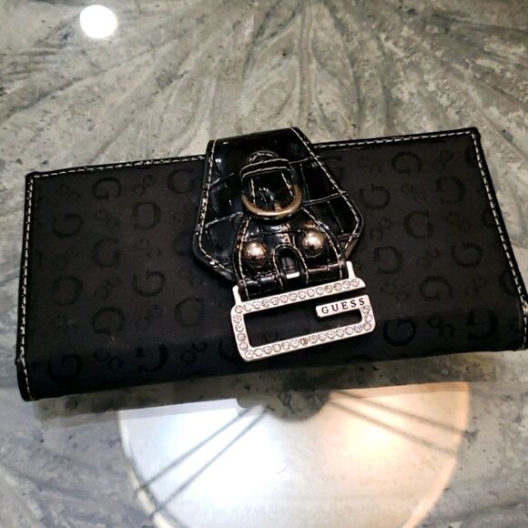 GUESS GLITZY WALLET - Picture 1 of 4